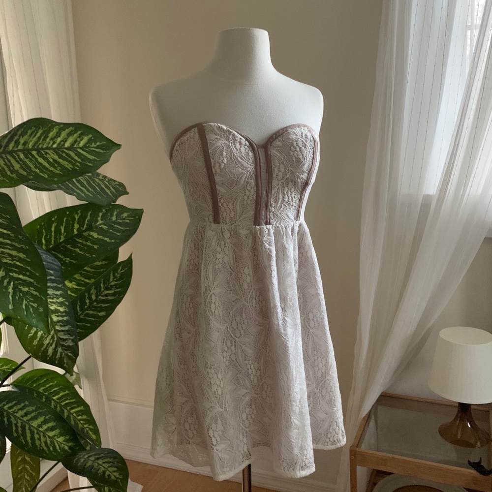UO Pins&Needles White/Taupe Lace Dress